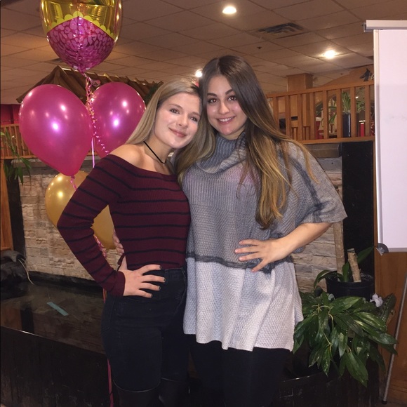 Off the shoulder sweater from AE - Picture 2 of 2